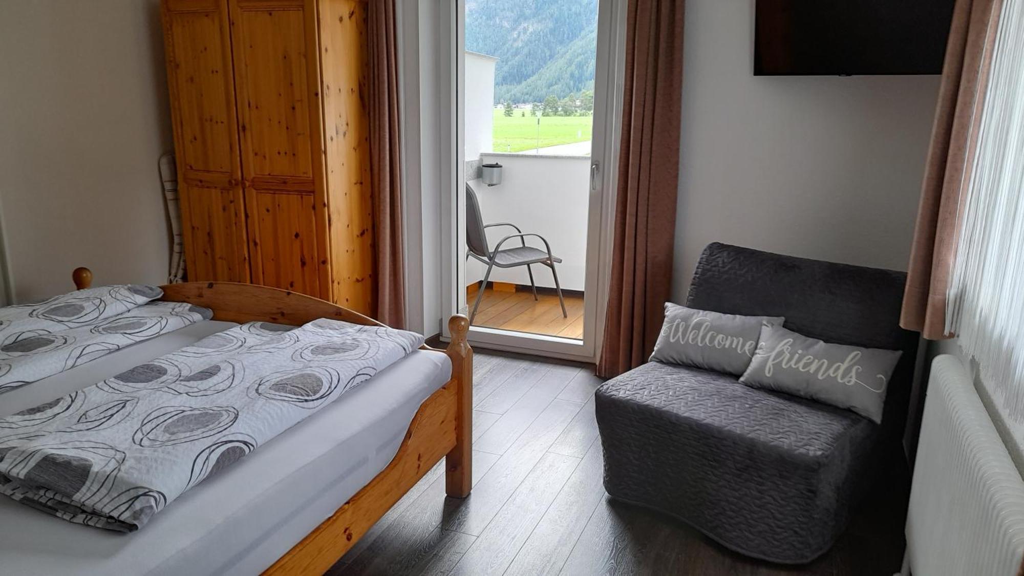 Haus Fini Apartman Längenfeld Kültér fotó